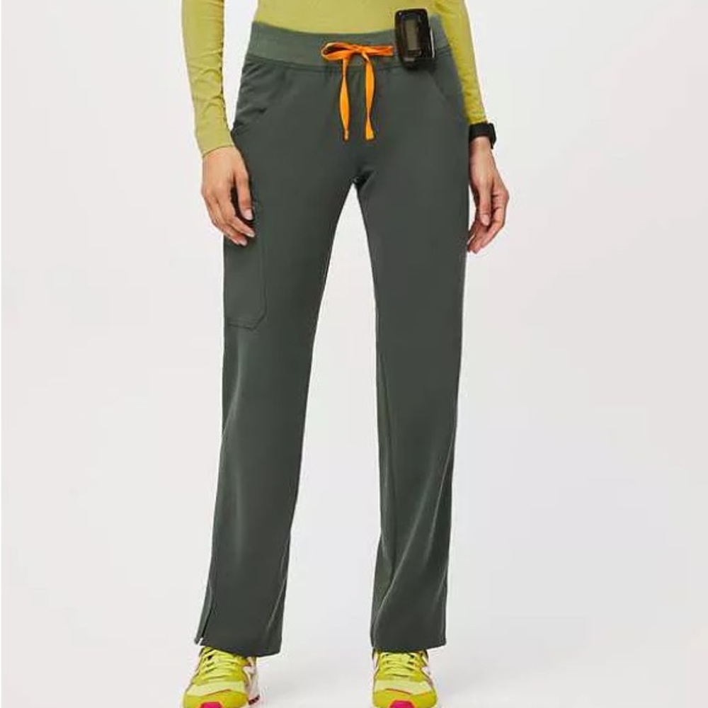 Figs Kade Cargo Scrub Pants
